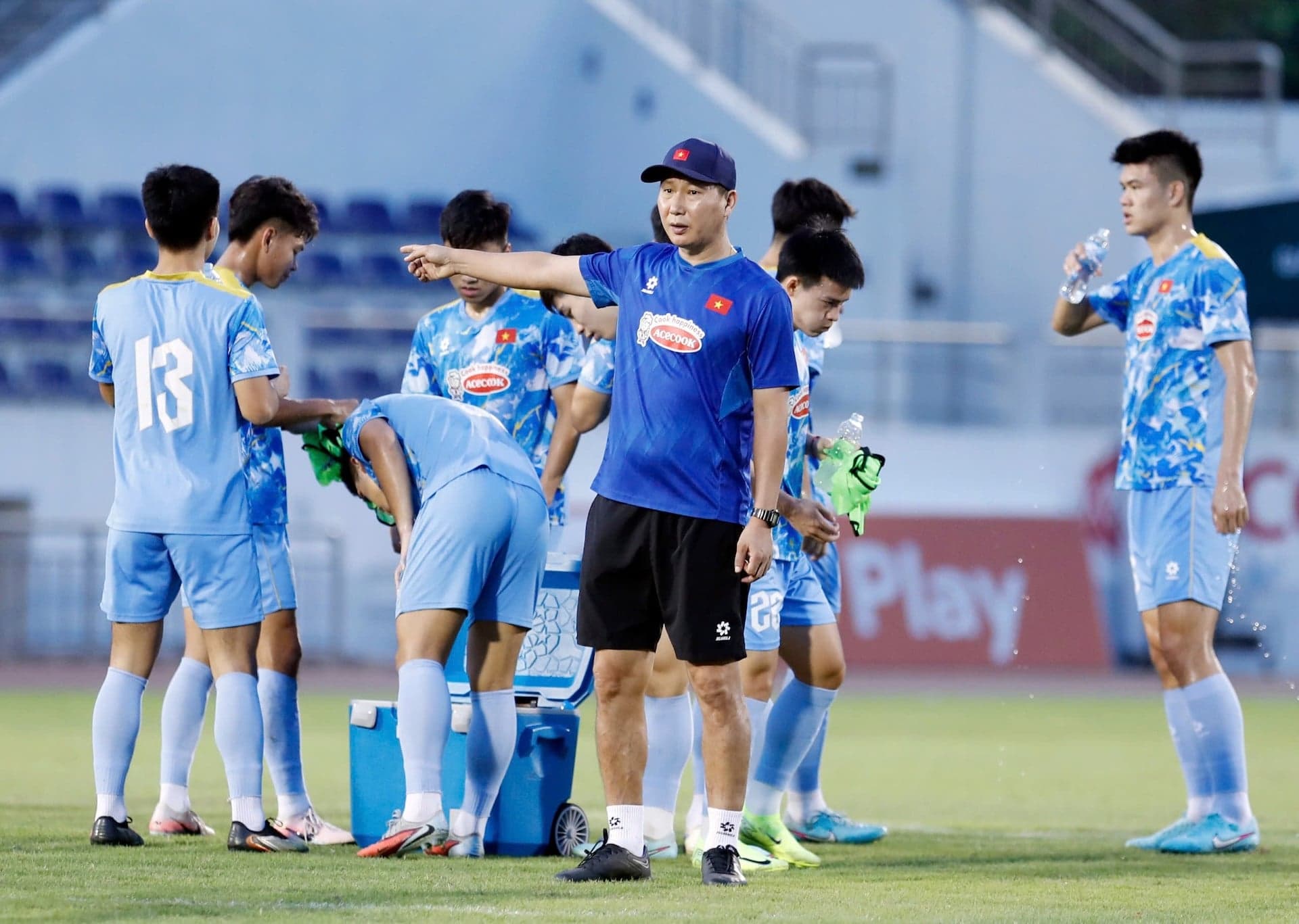 Phòng chiến thuật ASEAN Cup 2026: Xuân Son, Đình Bắc và bầu không khí Mỹ Đình chờ ngày tái ngộ