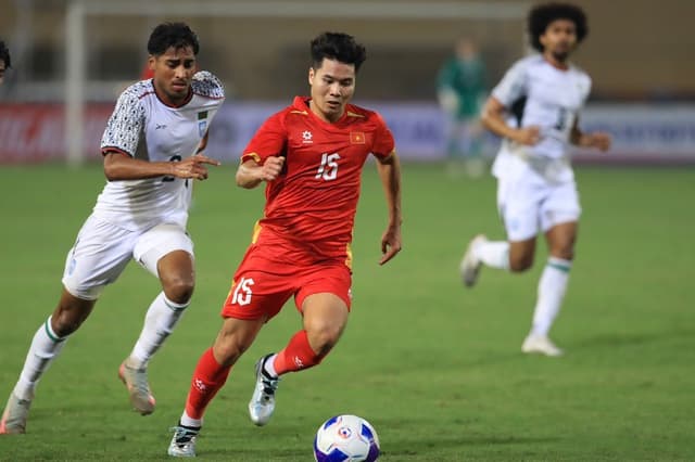 Phân tích chiến thuật ĐTVN ASEAN Cup 2026: Kim Sang-sik thiết kế 3-4-3 thế nào và 4 phương án vận hành quanh Xuân Son, Hoàng Đức