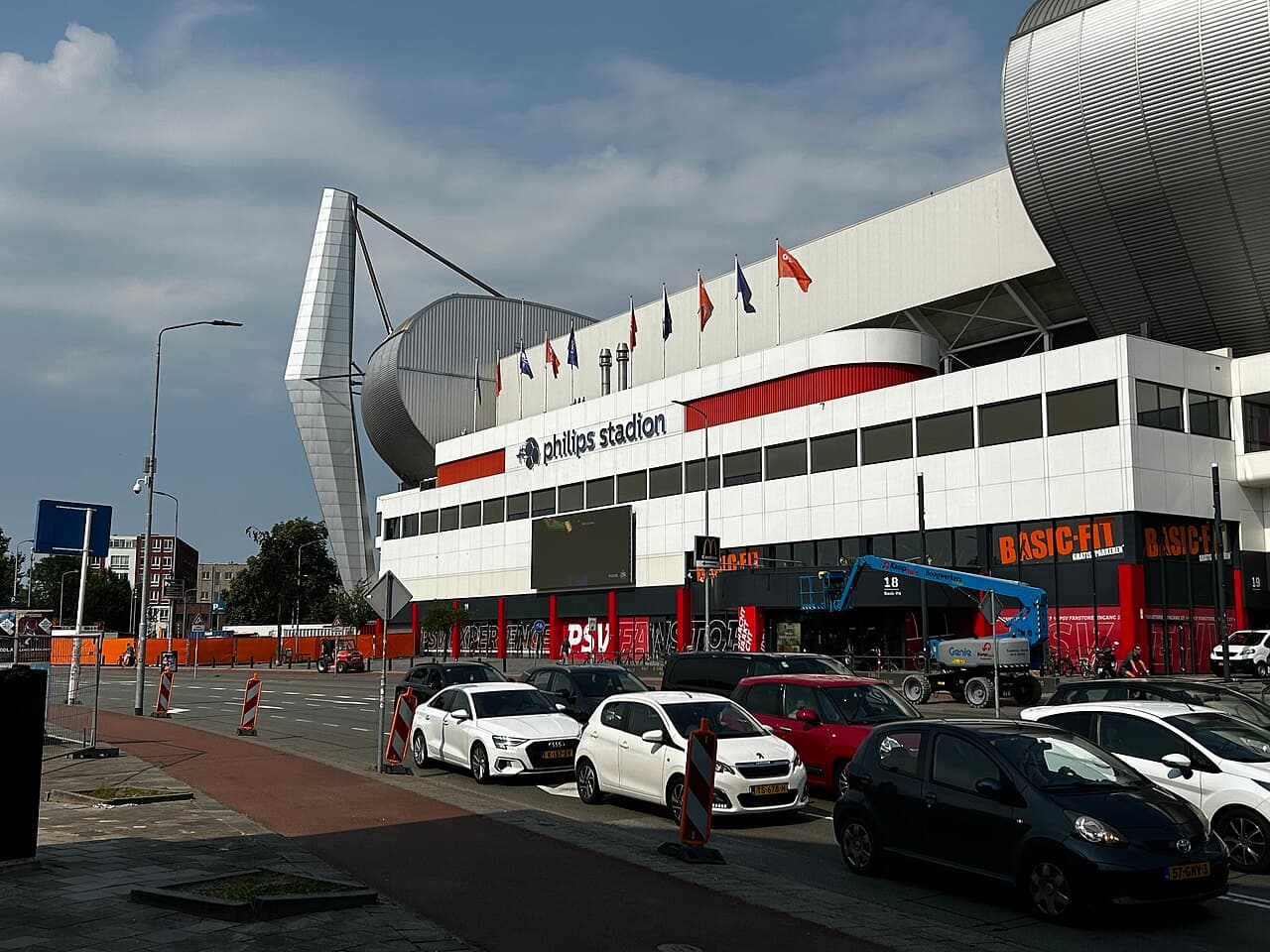 PSV vô địch Eredivisie lần 27: Số liệu dễ hiểu về đội bóng mạnh nhất Hà Lan 2025/2026