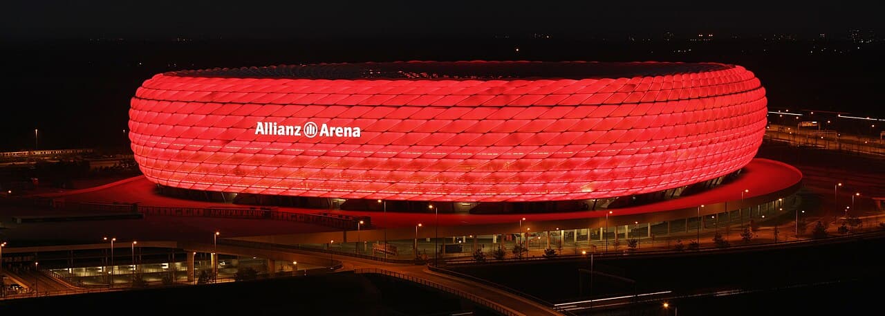 Bundesliga vòng 33: Bayern đăng quang sớm, cuộc đua top 4 và hai vị trí xuống hạng nóng đến vòng cuối