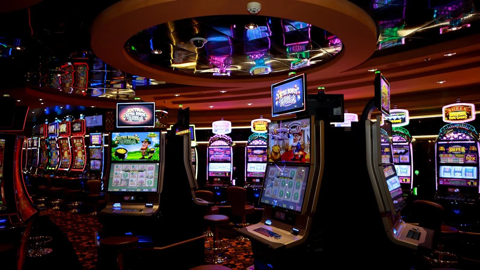 Hand of Anubis (Hacksaw Gaming) at CHWV — 10,000× ceiling, ₱300k VIP bench, Soul Orb tier economics