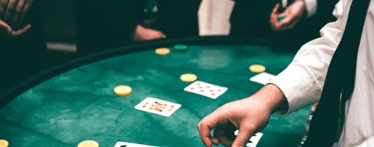 Cách Chơi Baccarat Cho Người Mới: Luật, Tỷ Lệ Và Quy Tắc Rút Bài Thứ Ba