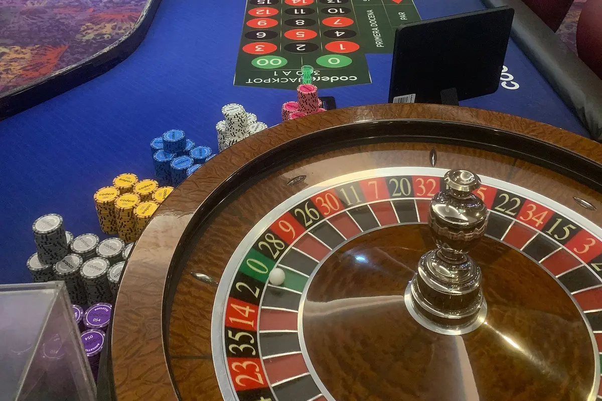 Inside the Evolution Lightning Roulette VIP room — 97.30% observed, ₱50k position