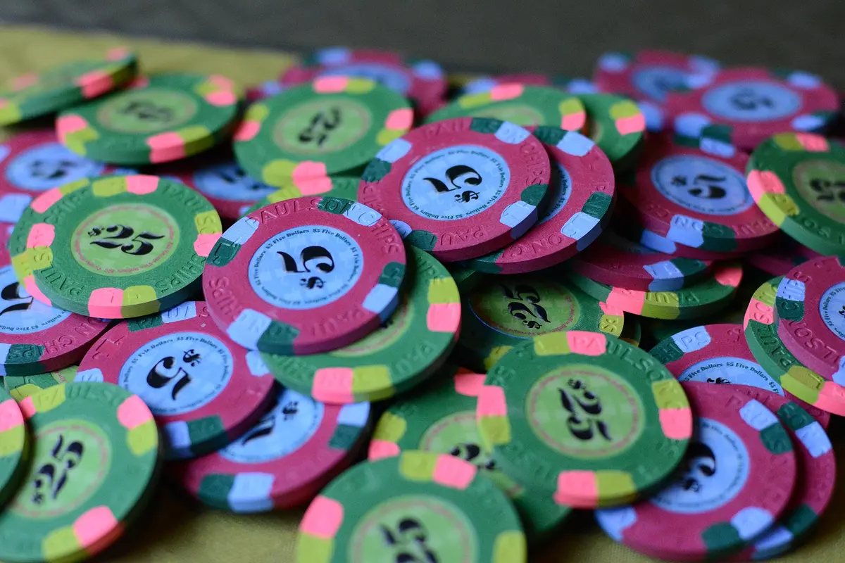 Jili Money Coming ₱420k rolling progressive — slot-side accrual rules