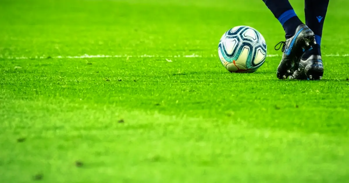 HLV Kim Sang-sik tuyển VN: đêm AFF Cup và cảm xúc khán đài Mỹ Đình rực lửa