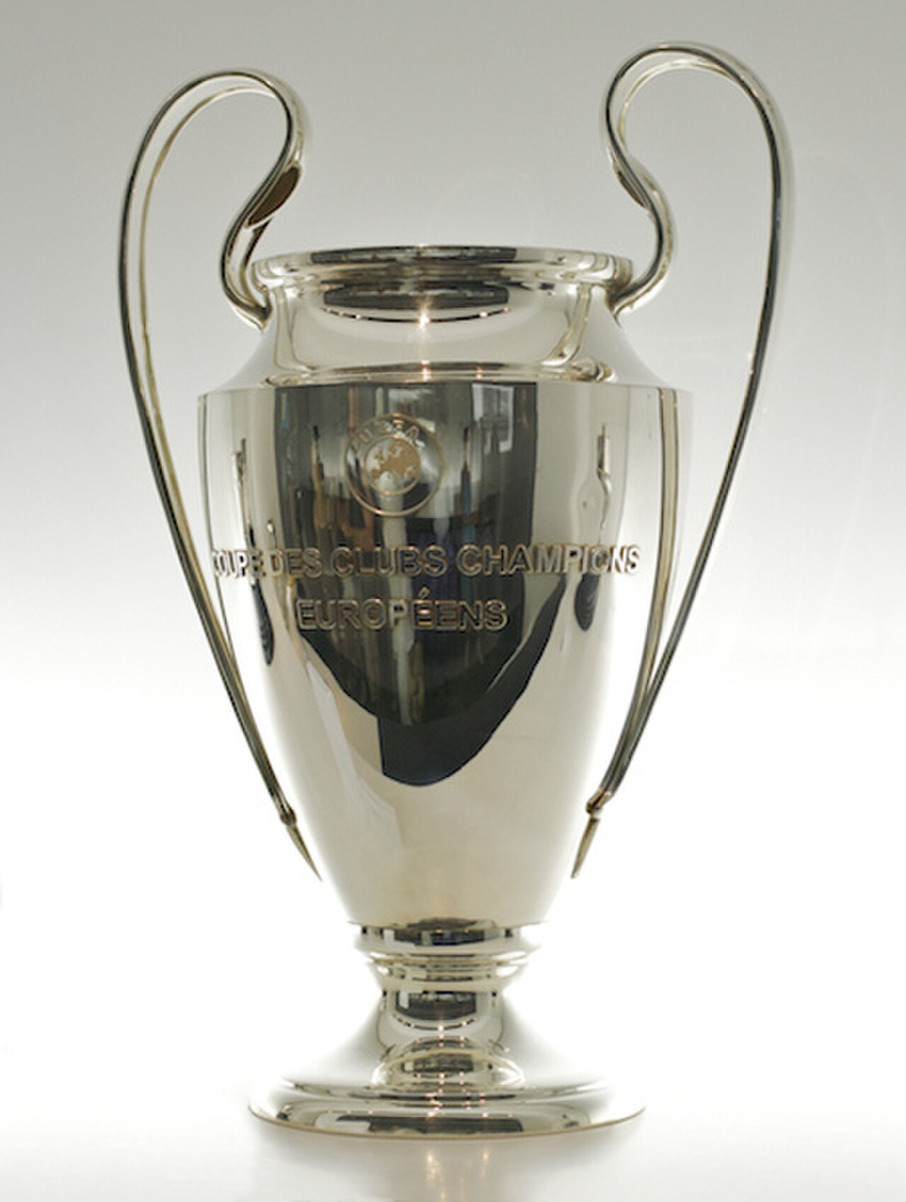 Tổng quan bóng đá cuối tuần 25-26/4/2026 đa giải Premier League La Liga Serie A V-League