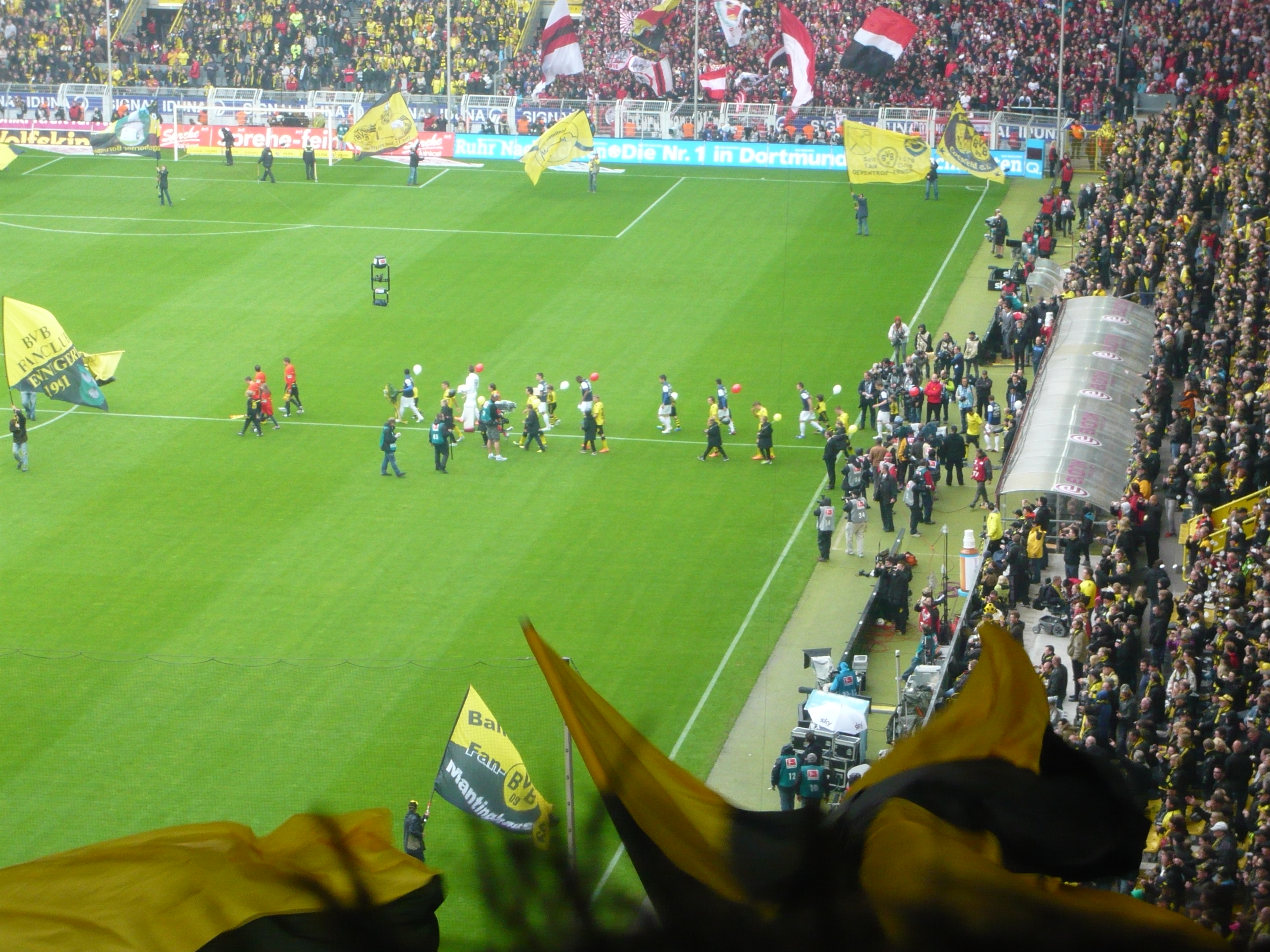 SC Freiburg trong một trận đấu Europa League — hành trình đến chung kết Istanbul 2026