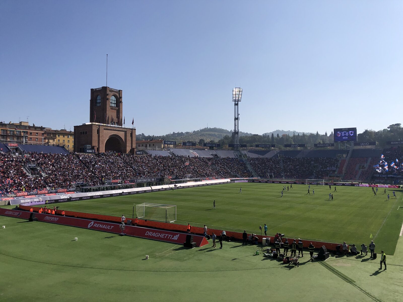 Bologna vs AS Roma Serie A vong 34 Stadio Renato Dall'Ara