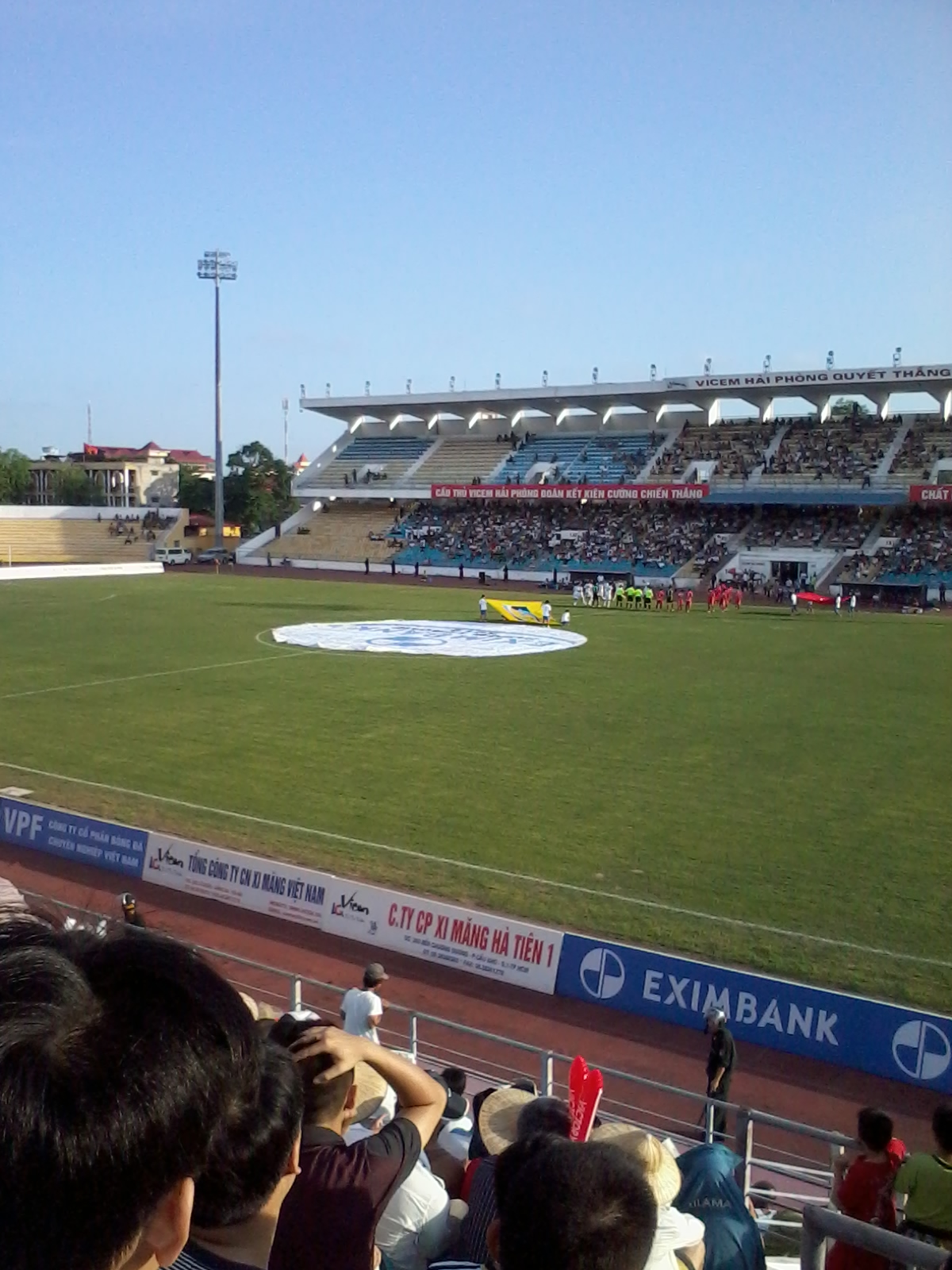 Arsenal đối đầu Manchester City trong cuộc đua Premier League 2025-26