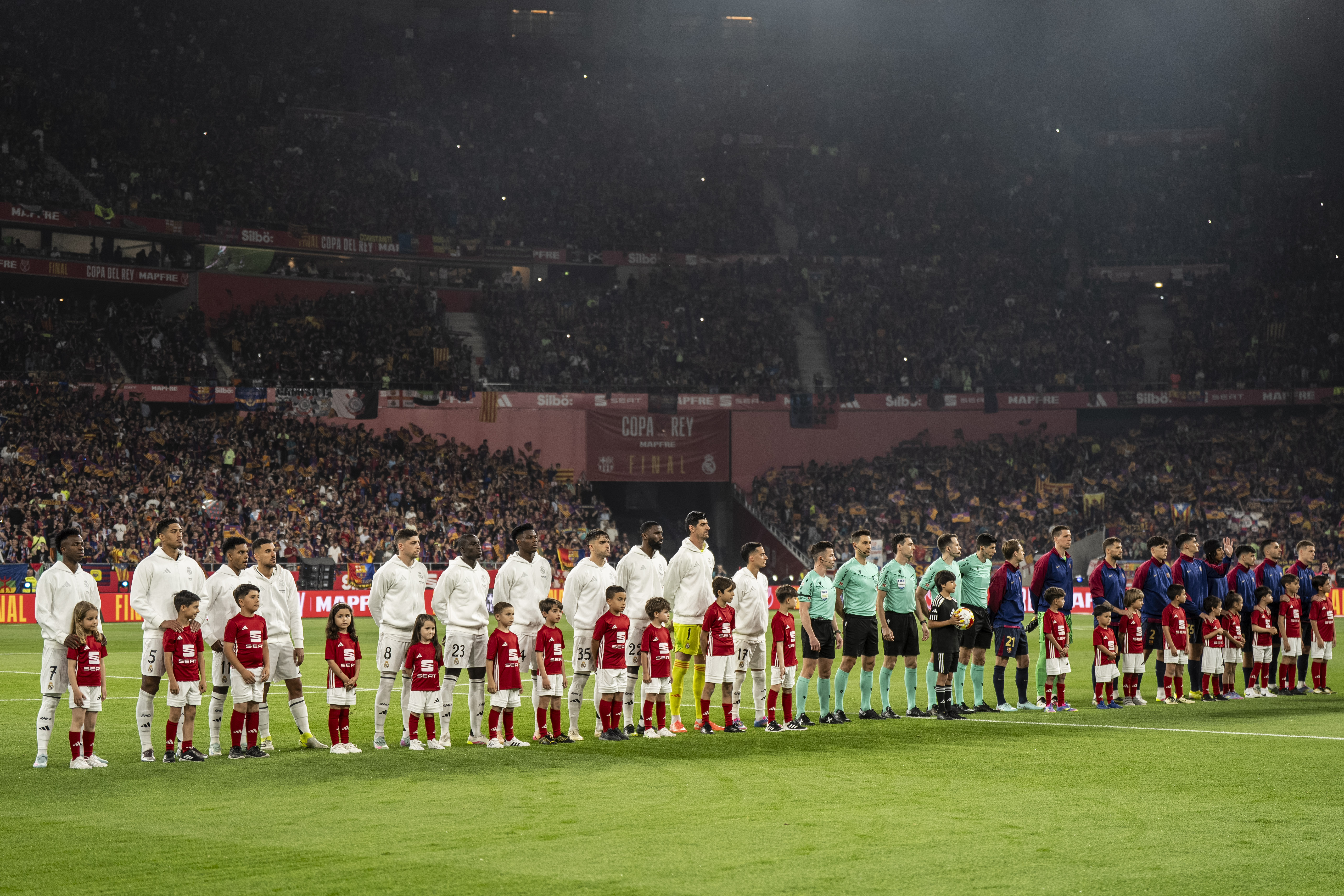 Vinícius Júnior trong áo Real Madrid — tổng kết hành trình Champions League 2025-26 sau khi bị Arsenal loại tứ kết